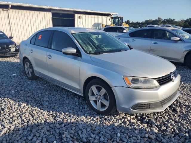  VOLKSWAGEN JETTA 2012 Srebrny