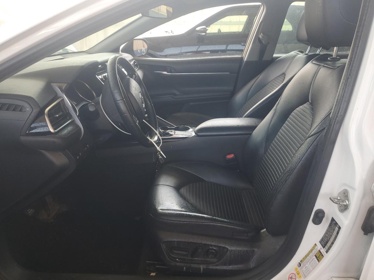 2018 Toyota Camry L VIN: 4T1B11HK6JU056449 Lot: 69638125