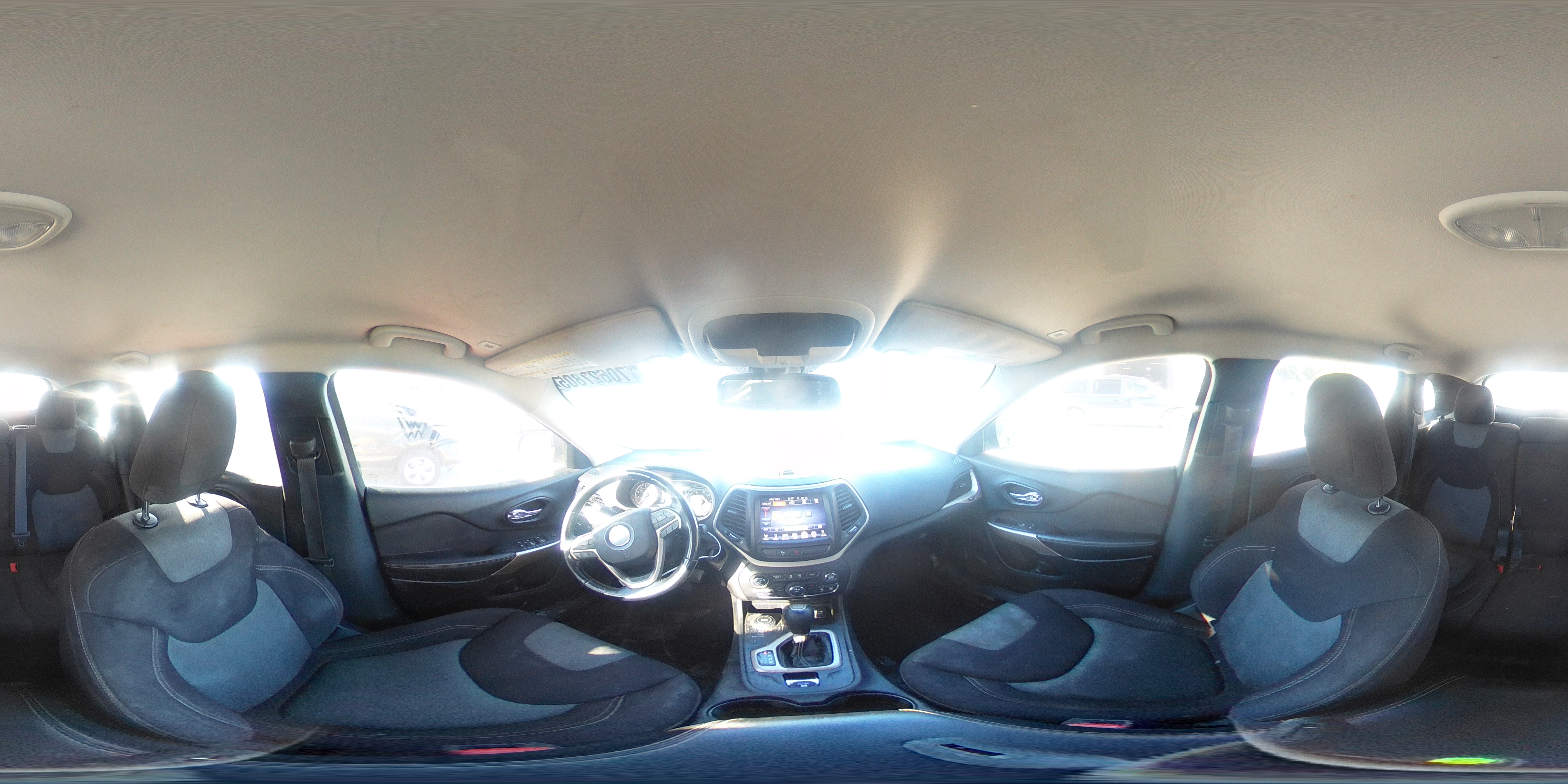 2018 Jeep Cherokee Latitude VIN: 1C4PJMCX5JD614029 Lot: 70627805