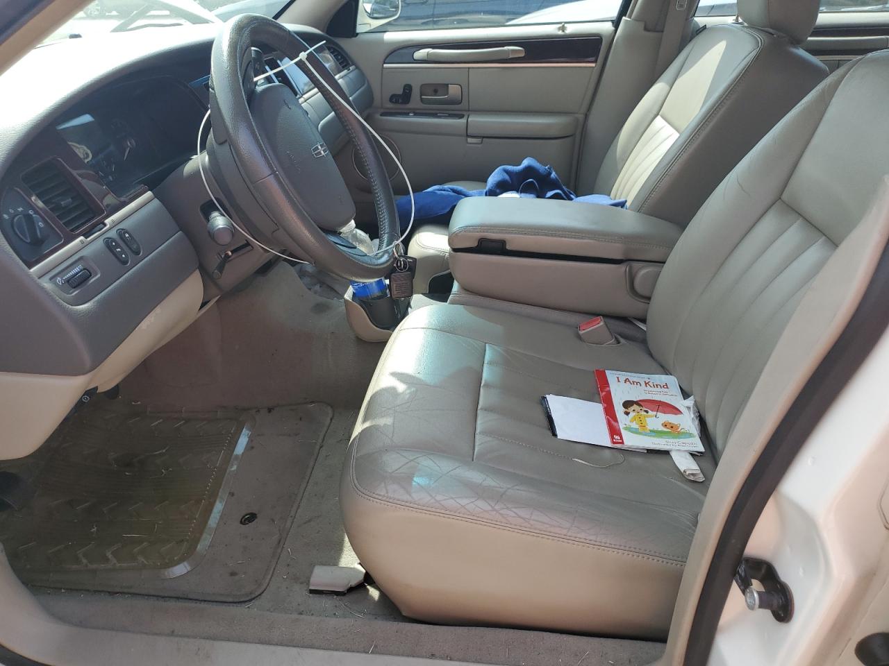 2007 Lincoln Town Car Signature VIN: 1LNHM81V37Y622969 Lot: 70246205