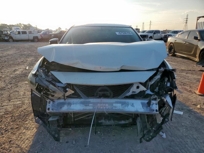 Sedans NISSAN MAXIMA 2016 Biały