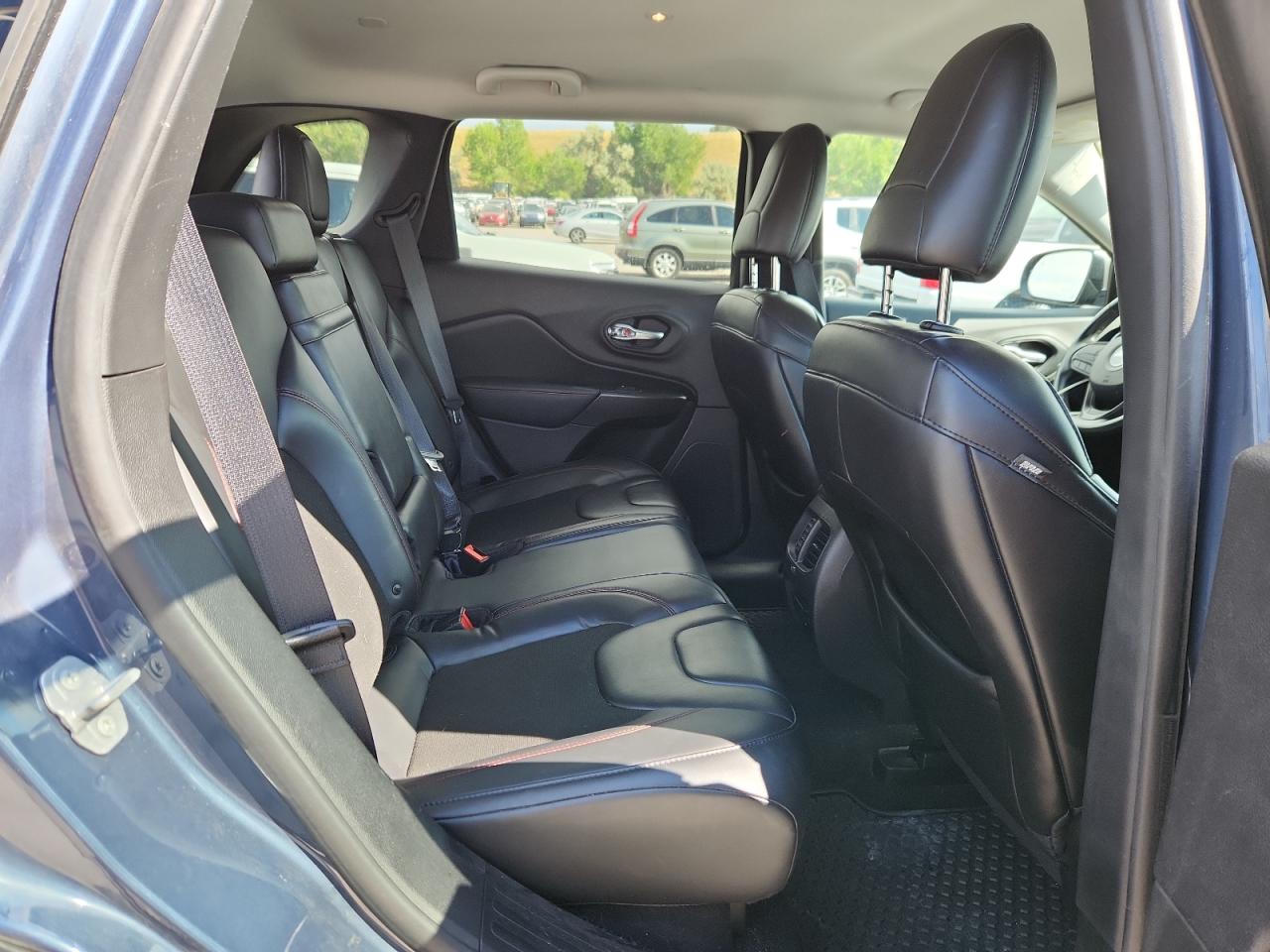 2019 Jeep Cherokee Trailhawk VIN: 1C4PJMBN2KD375413 Lot: 71127745