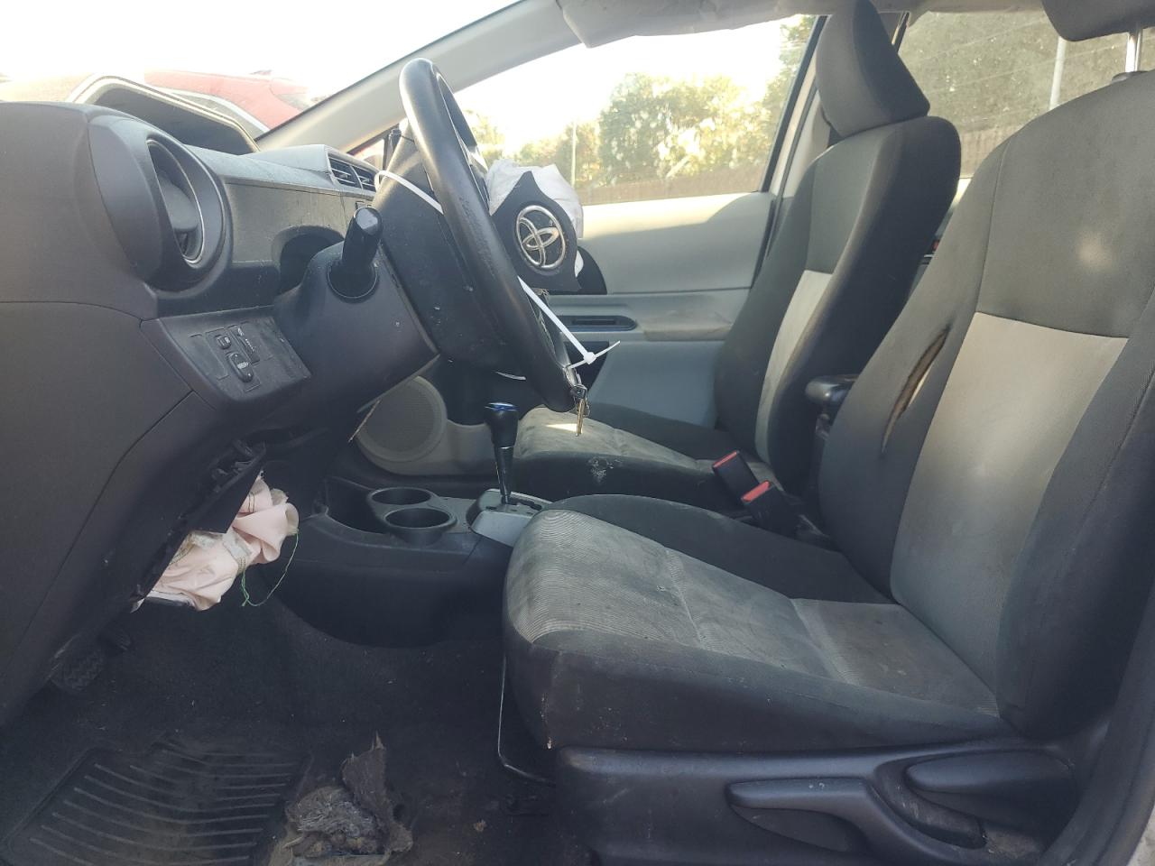 2012 Toyota Prius C VIN: JTDKDTB33C1016701 Lot: 70717045