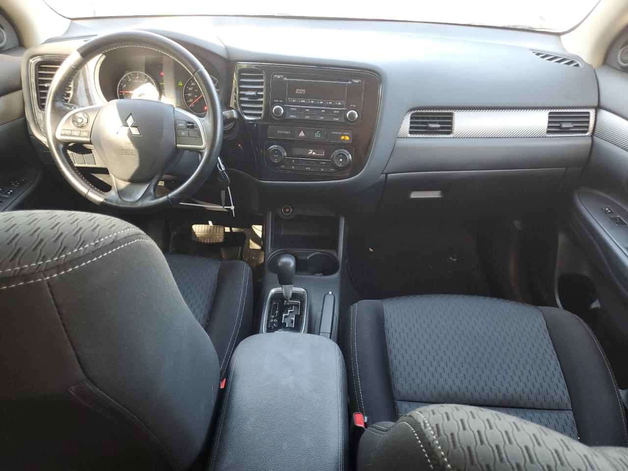 2015 Mitsubishi Outlander Es VIN: JA4AZ2A31FZ603603 Lot: 69645395