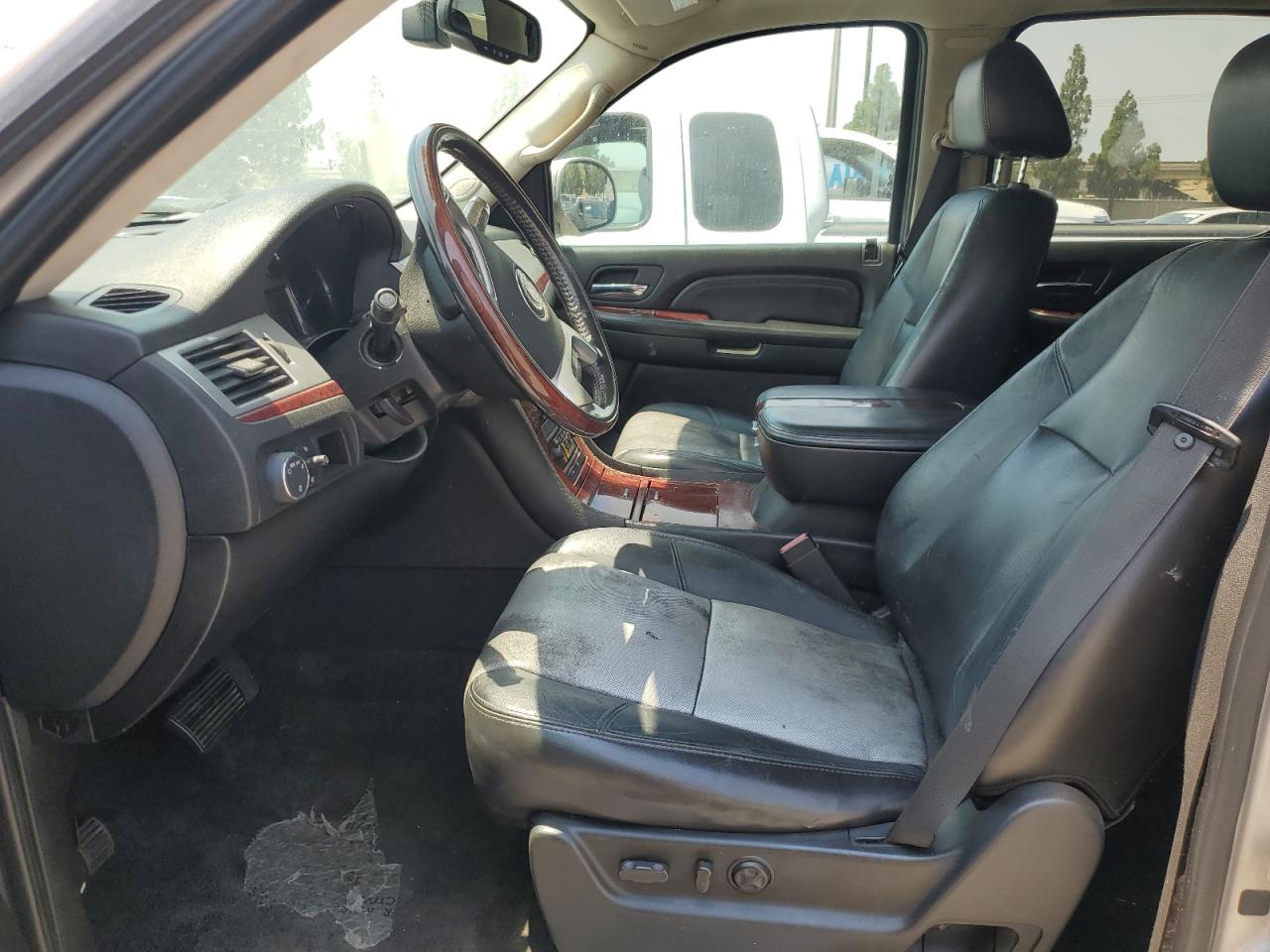 2007 Cadillac Escalade Esv VIN: 1GYFK668X7R370778 Lot: 66718675