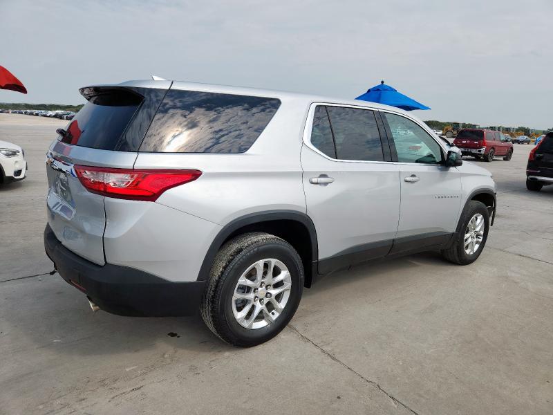  CHEVROLET TRAVERSE 2021 Srebrny
