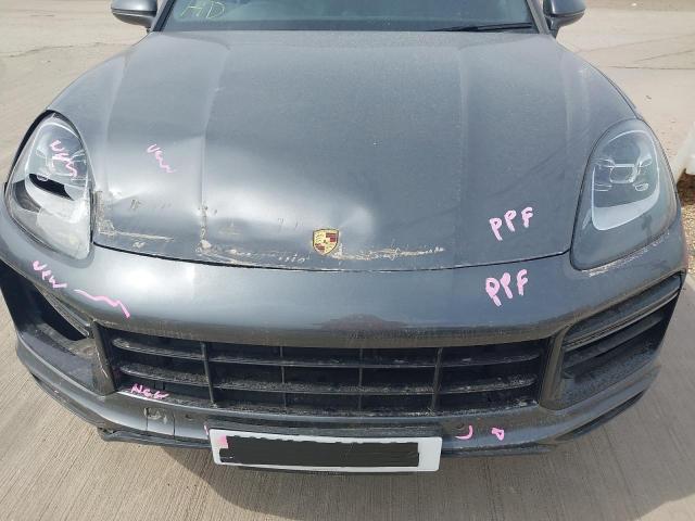 2019 PORSCHE CAYENNE V8