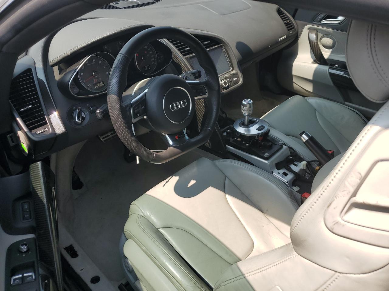 2014 Audi R8 4.2 Quattro VIN: WUAFUAFG6EN000218 Lot: 67899065