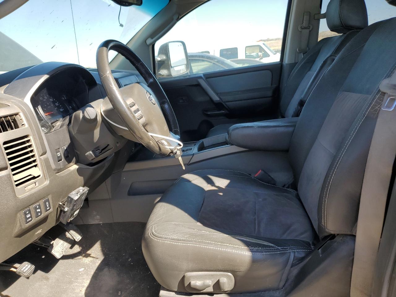 2005 Nissan Titan Xe VIN: 1N6AA07B35N521388 Lot: 84009575