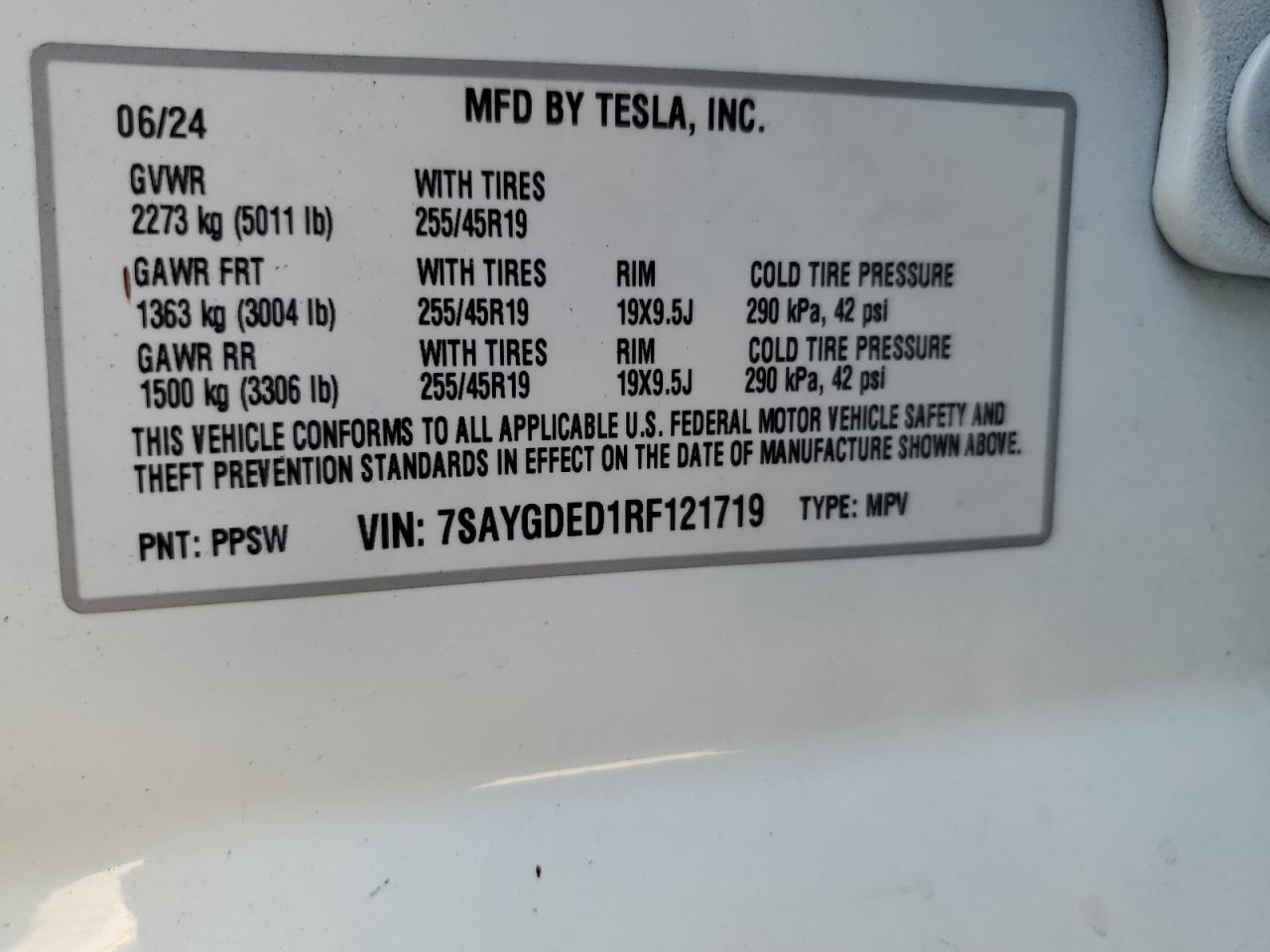2024 Tesla Model Y VIN: 7SAYGDED1RF121719 Lot: 68786665