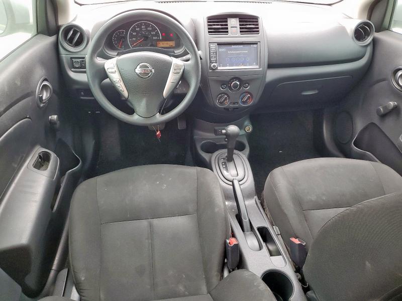  NISSAN VERSA 2019 Srebrny