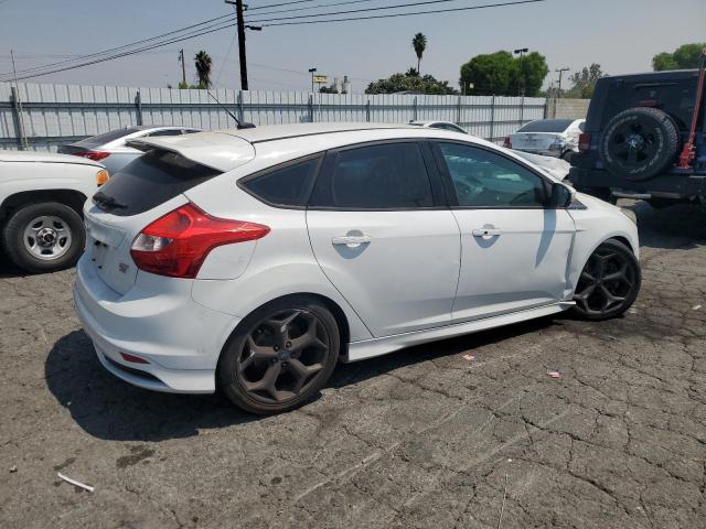 Hatchbacks FORD FOCUS 2014 Biały