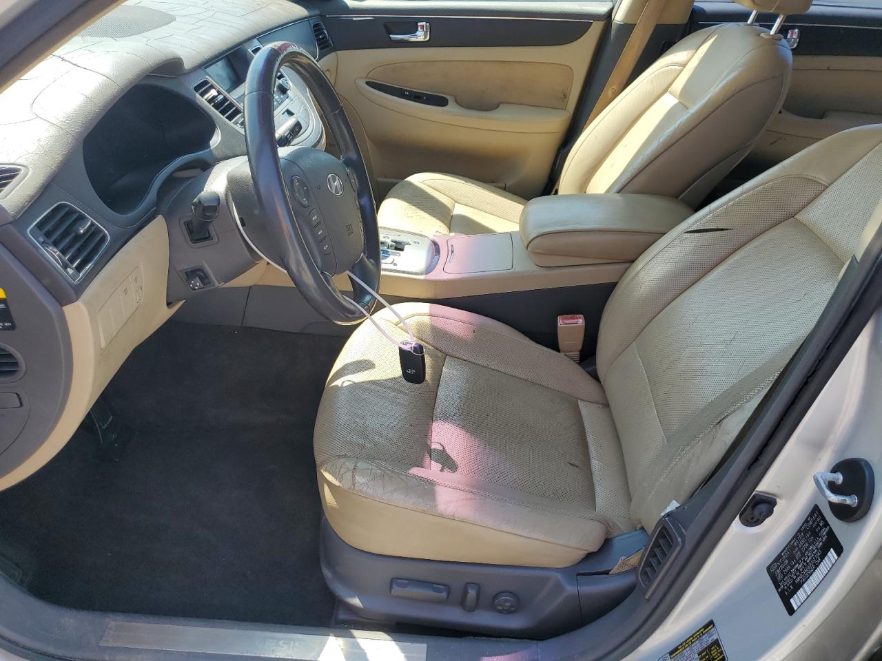 2009 Hyundai Genesis 3.8L VIN: KMHGC46E69U027043 Lot: 70619425