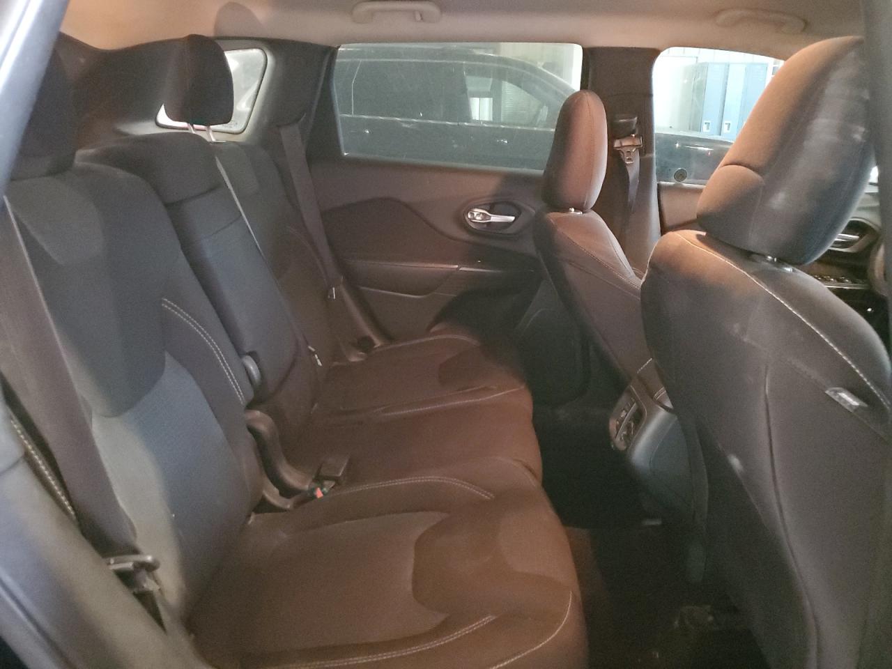 2015 Jeep Cherokee Latitude VIN: 1C4PJMCB6FW583826 Lot: 68145055