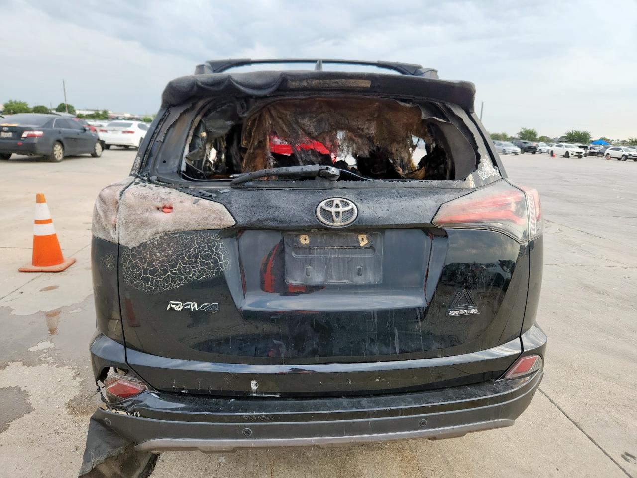 2018 Toyota Rav4 Adventure VIN: 2T3RFREV2JW833746 Lot: 68643095