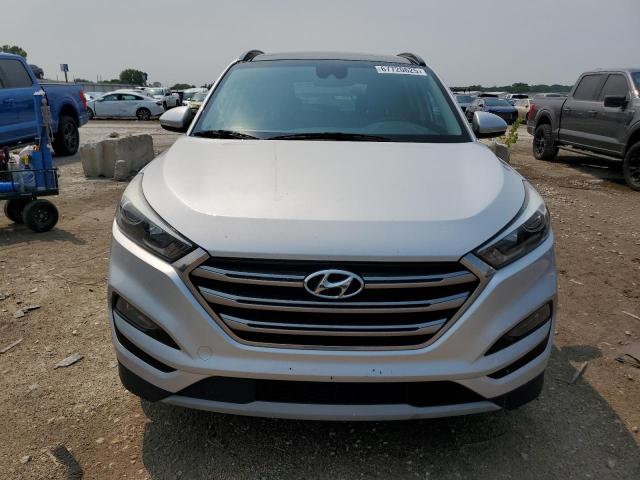  HYUNDAI TUCSON 2017 Srebrny