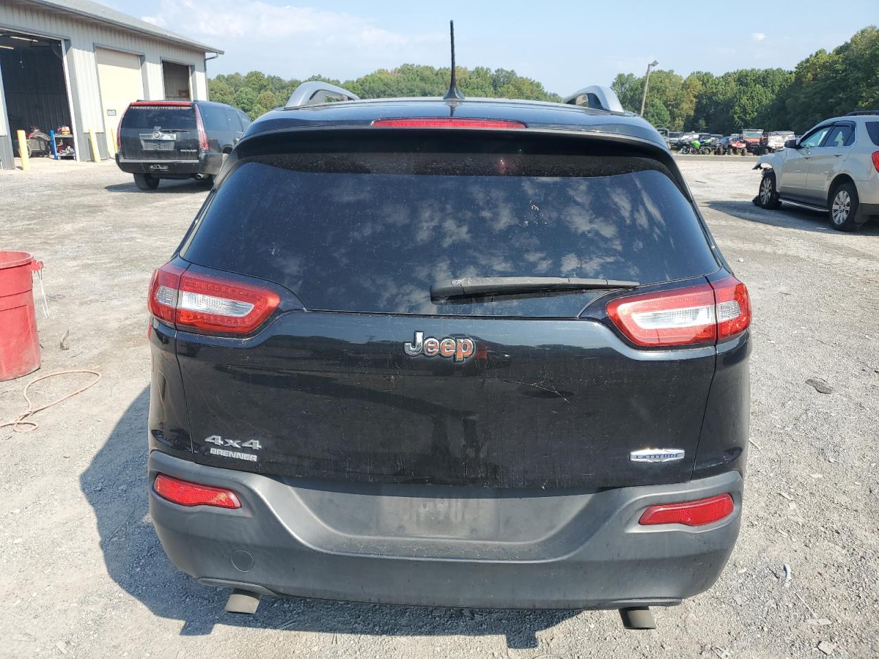 2014 Jeep Cherokee Latitude VIN: 1C4PJMCS2EW121407 Lot: 68902205