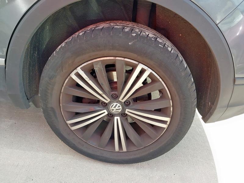 2018 VOLKSWAGEN TIGUAN SE NAV