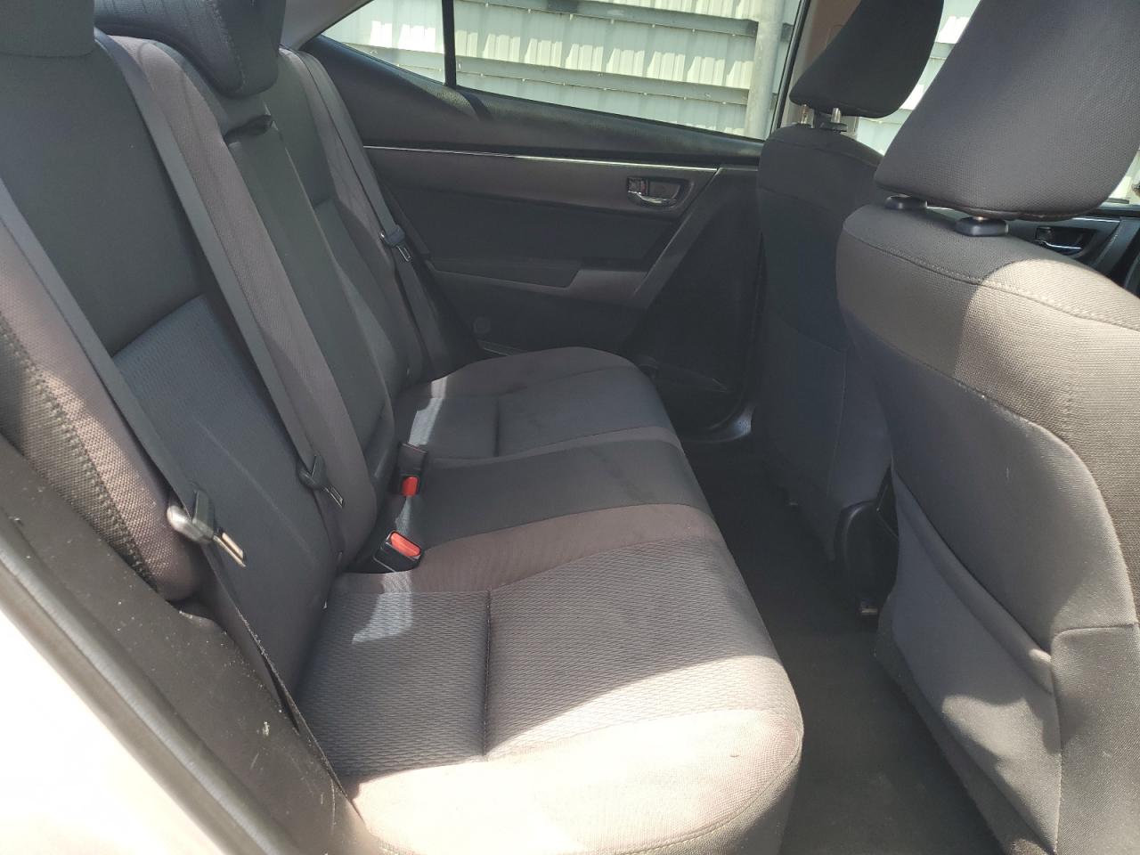 2018 Toyota Corolla L VIN: 5YFBURHE4JP780271 Lot: 69546785
