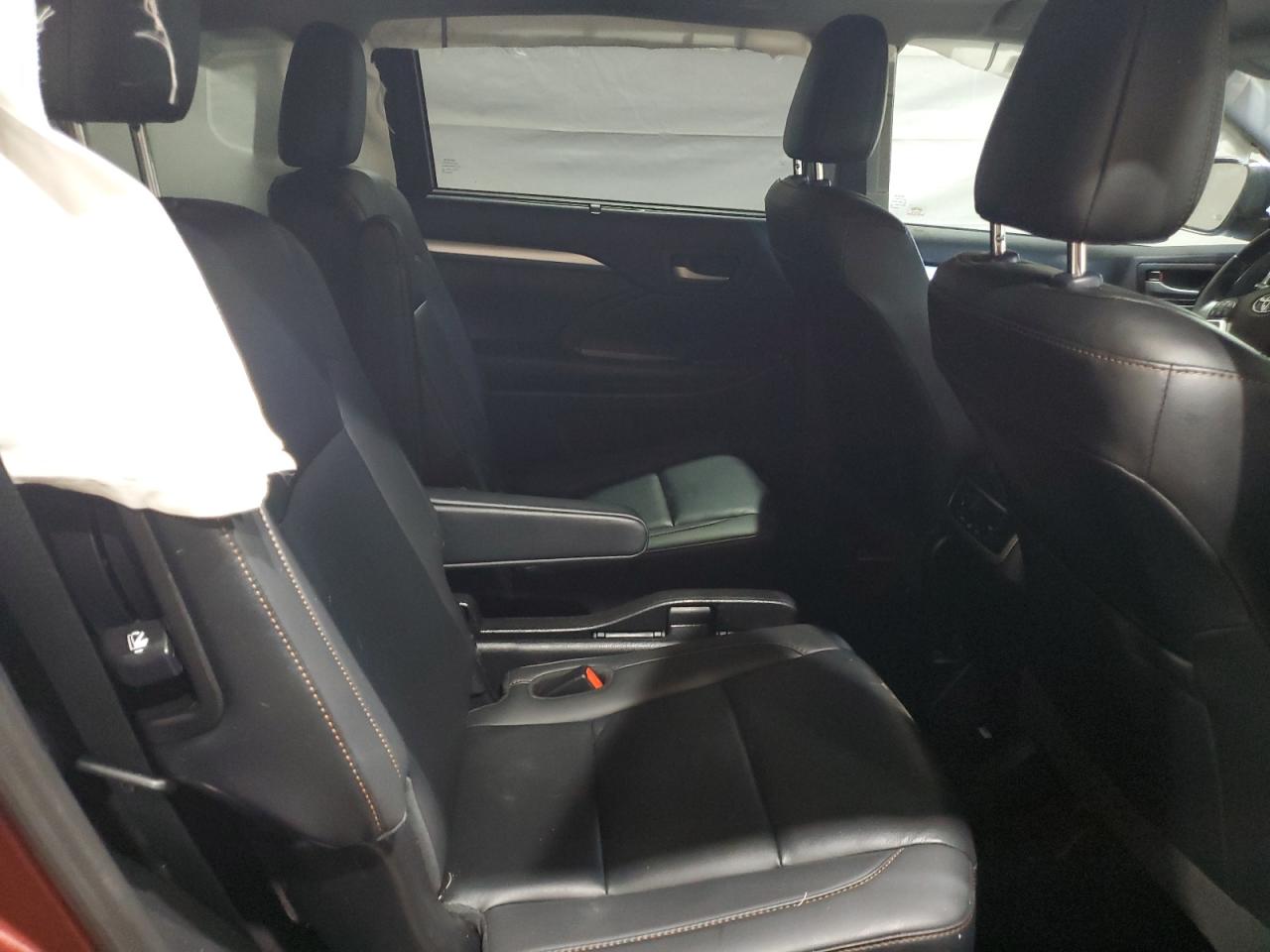 2019 Toyota Highlander Se VIN: 5TDJZRFH2KS702641 Lot: 68809475