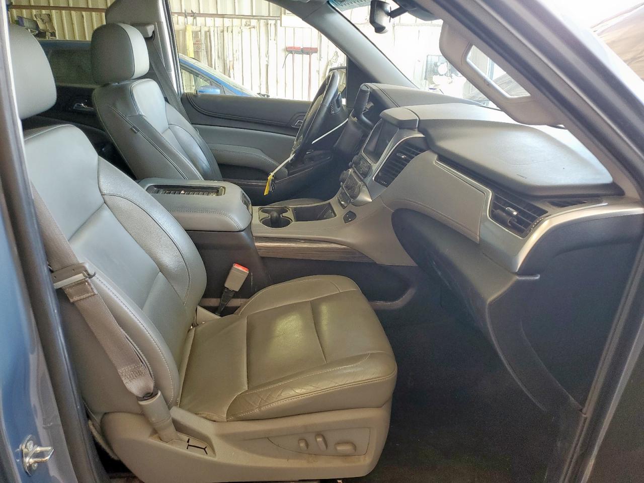 2016 Chevrolet Suburban C1500 Lt VIN: 1GNSCHKC3GR229470 Lot: 69930855