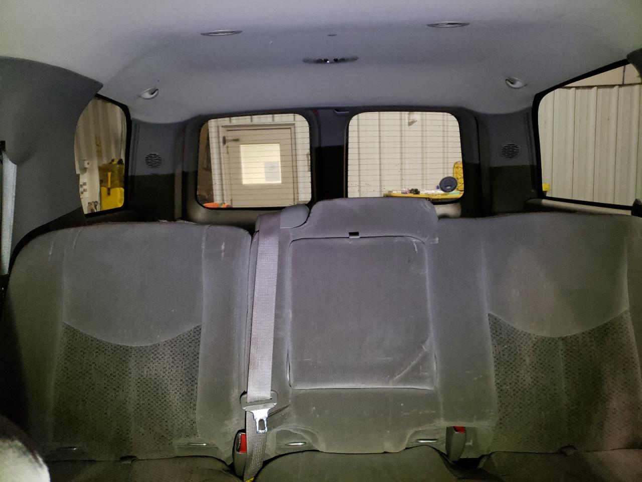 2004 Chevrolet Tahoe K1500 VIN: 1GNEK13V04J211560 Lot: 68352925