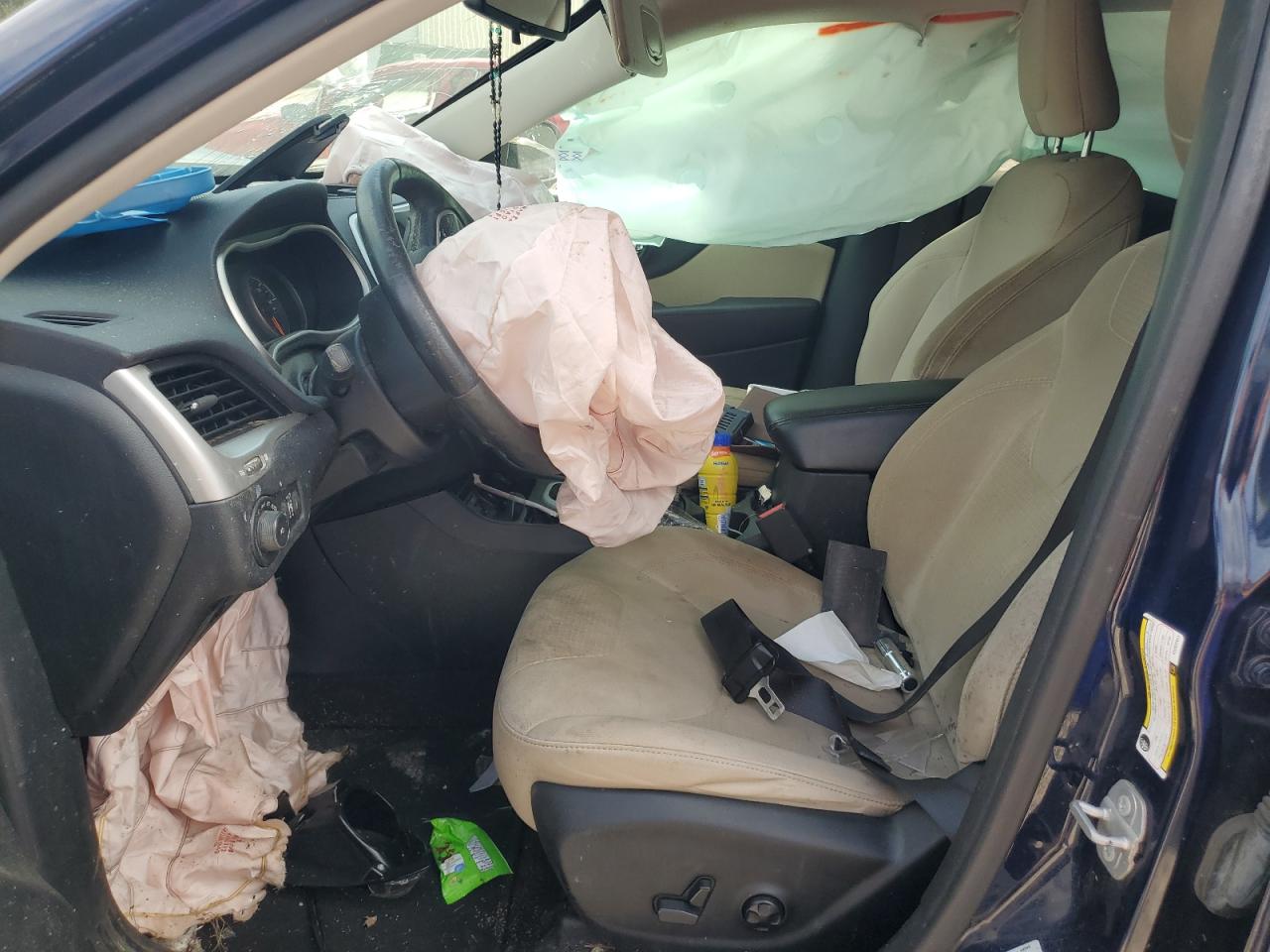 2016 Jeep Cherokee Latitude VIN: 1C4PJLCS7GW337041 Lot: 69350665