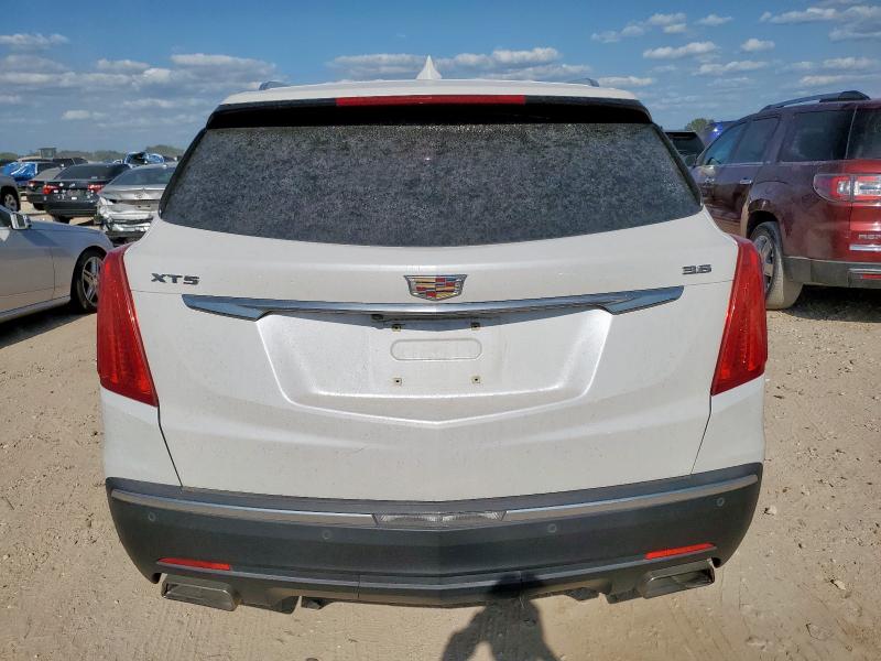  CADILLAC XT5 2017 Белы