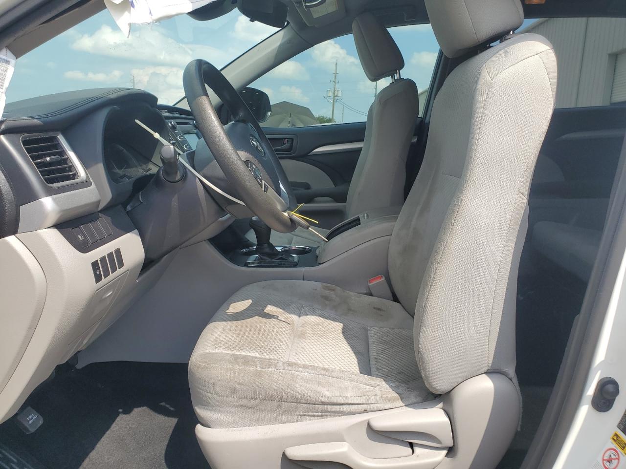 2019 Toyota Highlander Le VIN: 5TDZARFH8KS051719 Lot: 70501375