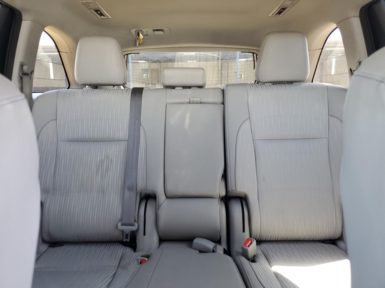 2017 Toyota Highlander Le VIN: 5TDBZRFH3HS397695 Lot: 69770215