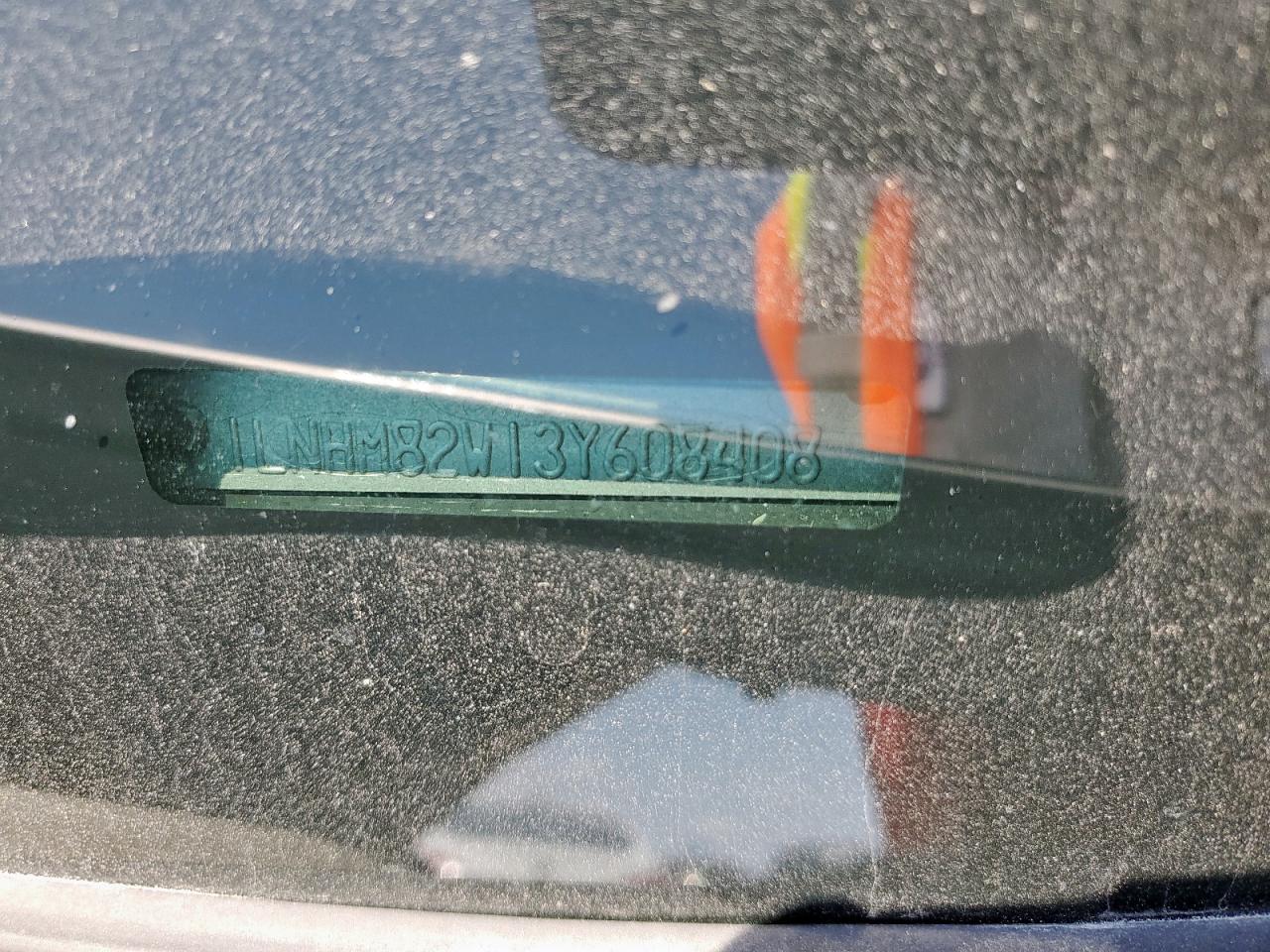 2003 Lincoln Town Car Signature VIN: 1LNHM82W13Y608408 Lot: 68421325