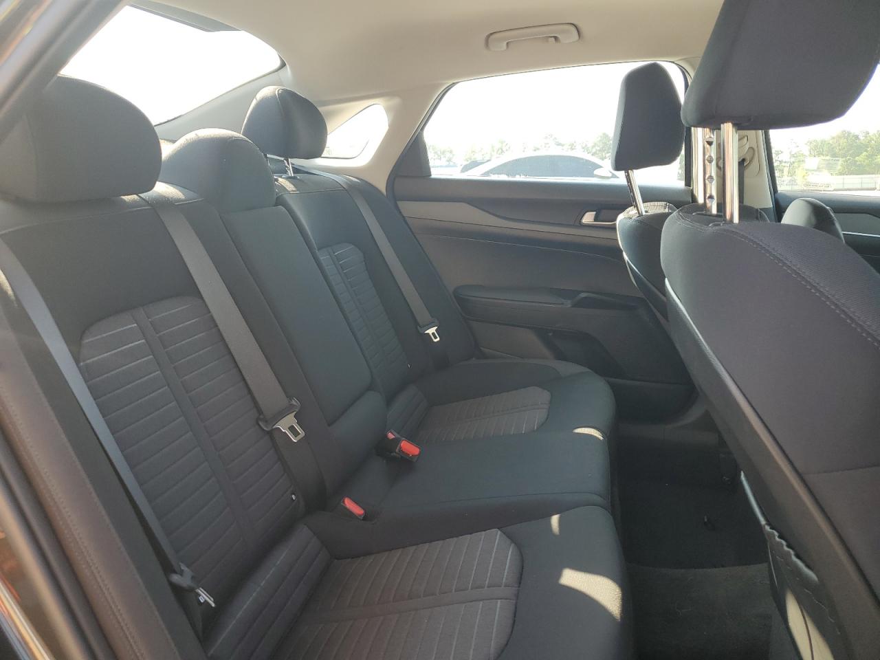 2025 Kia K5 Lxs VIN: KNAG24J72S5283256 Lot: 69153795