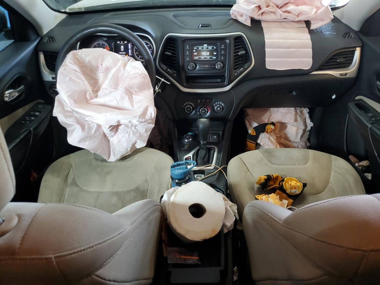 2016 Jeep Cherokee Sport VIN: 1C4PJMAB8GW313842 Lot: 68013945