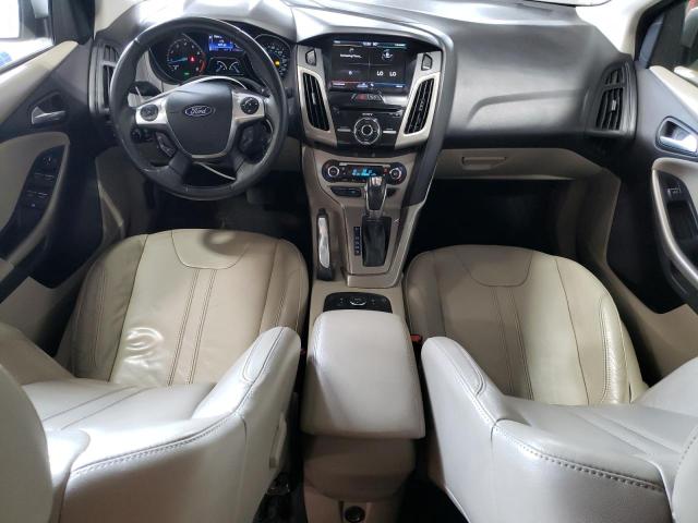Hatchbacks FORD FOCUS 2012 Srebrny