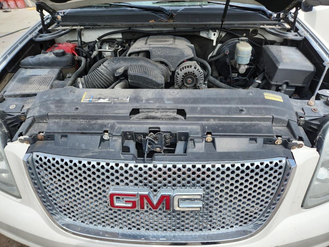 2010 GMC Yukon Denali VIN: 1GKUKEEF0AR166574 Lot: 67936925