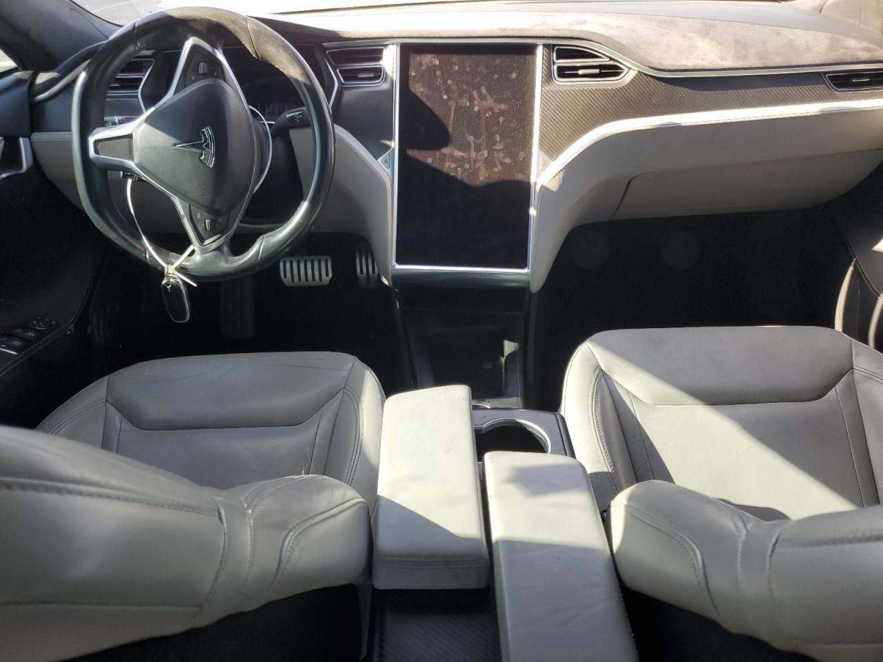 2016 Tesla Model S VIN: 5YJSA1E4XGF121864 Lot: 68696305