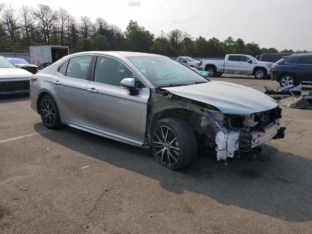  TOYOTA CAMRY 2022 Серебристый