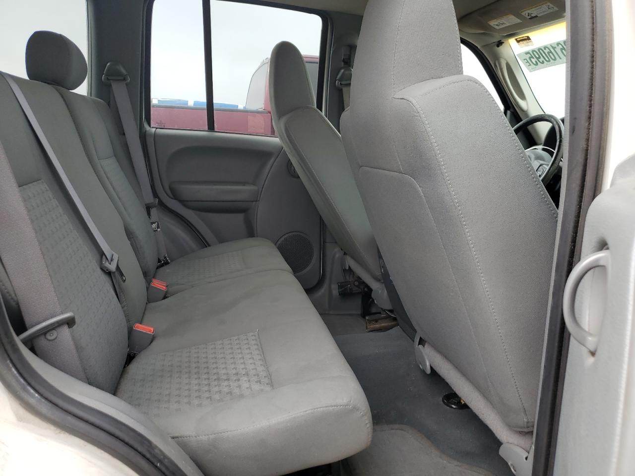 2007 Jeep Liberty Sport VIN: 1J4GL48K57W694592 Lot: 68616095