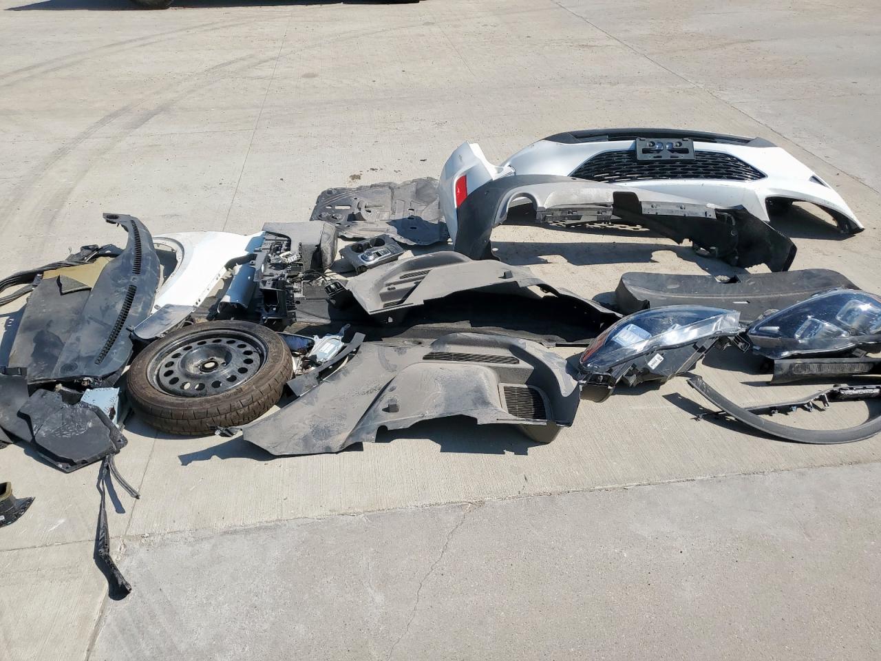 2022 Ford Escape Titanium VIN: 1FMCU9J91NUB93886 Lot: 68793095