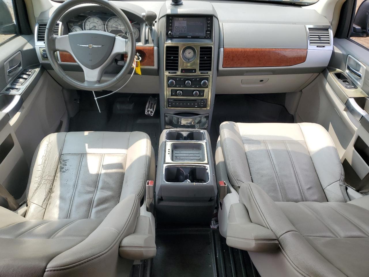 2008 Chrysler Town & Country Touring VIN: 2A8HR54P18R110143 Lot: 68002355