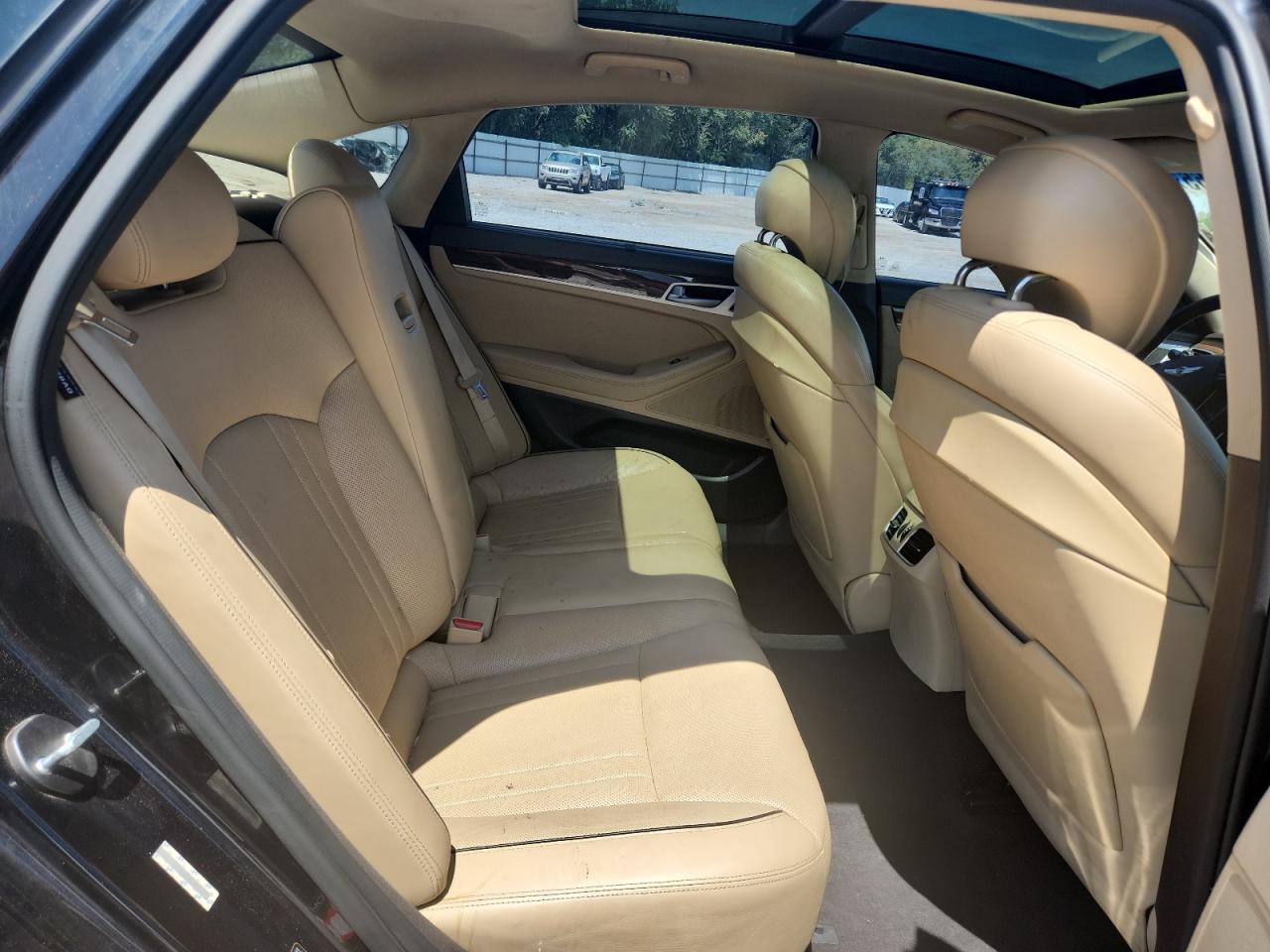 2015 Hyundai Genesis 3.8L VIN: KMHGN4JE4FU054867 Lot: 68545965