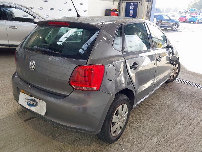 2010 VOLKSWAGEN POLO S