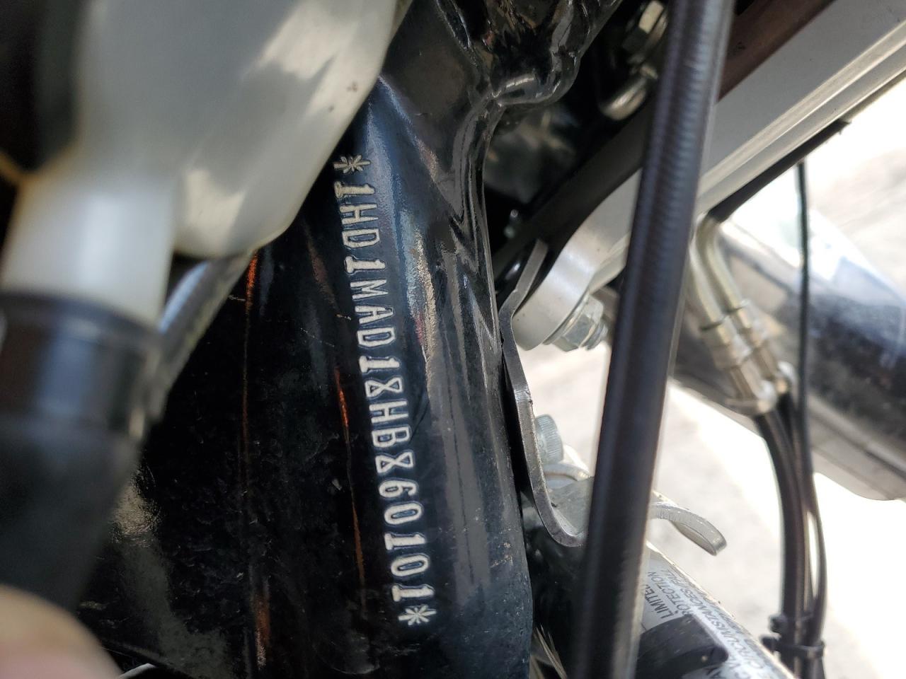 2017 Harley-Davidson Flhtcutg Tri Glide Ultra VIN: 1HD1MAD18HB860101 Lot: 68653385