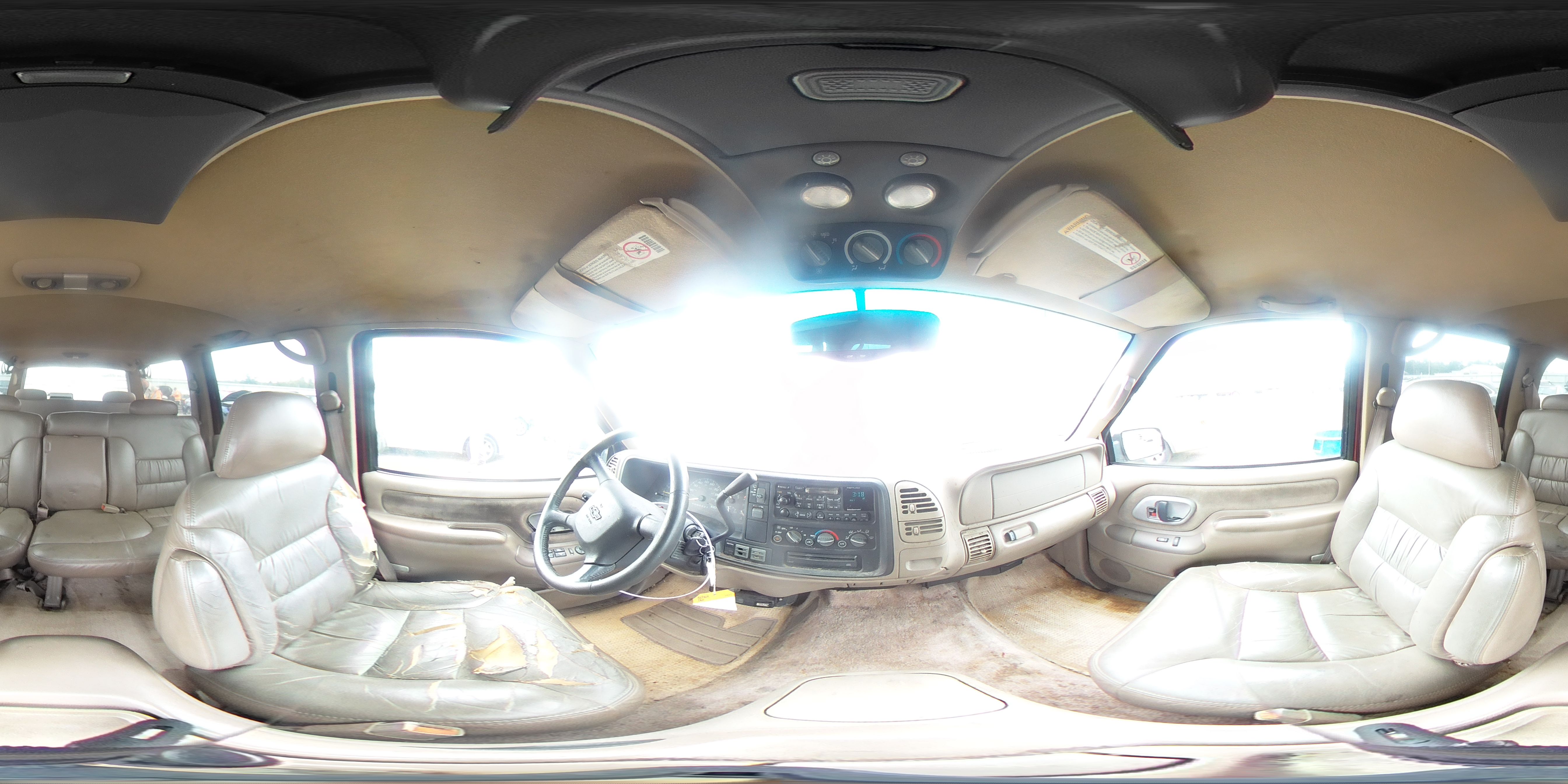 1998 Chevrolet Suburban K1500 VIN: 3GNFK16R9WG131309 Lot: 68792515