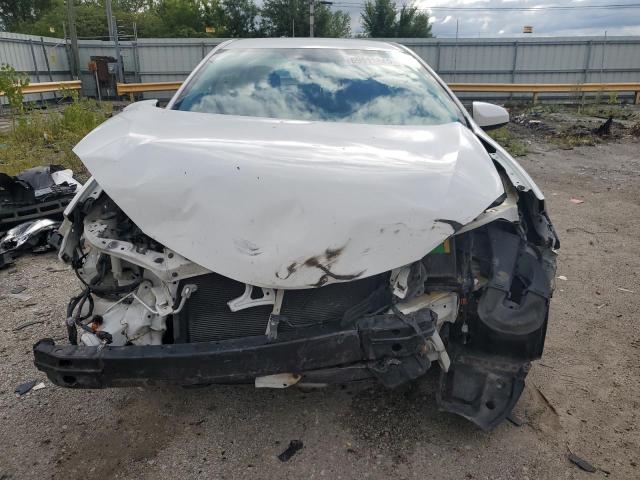  TOYOTA COROLLA 2015 Biały