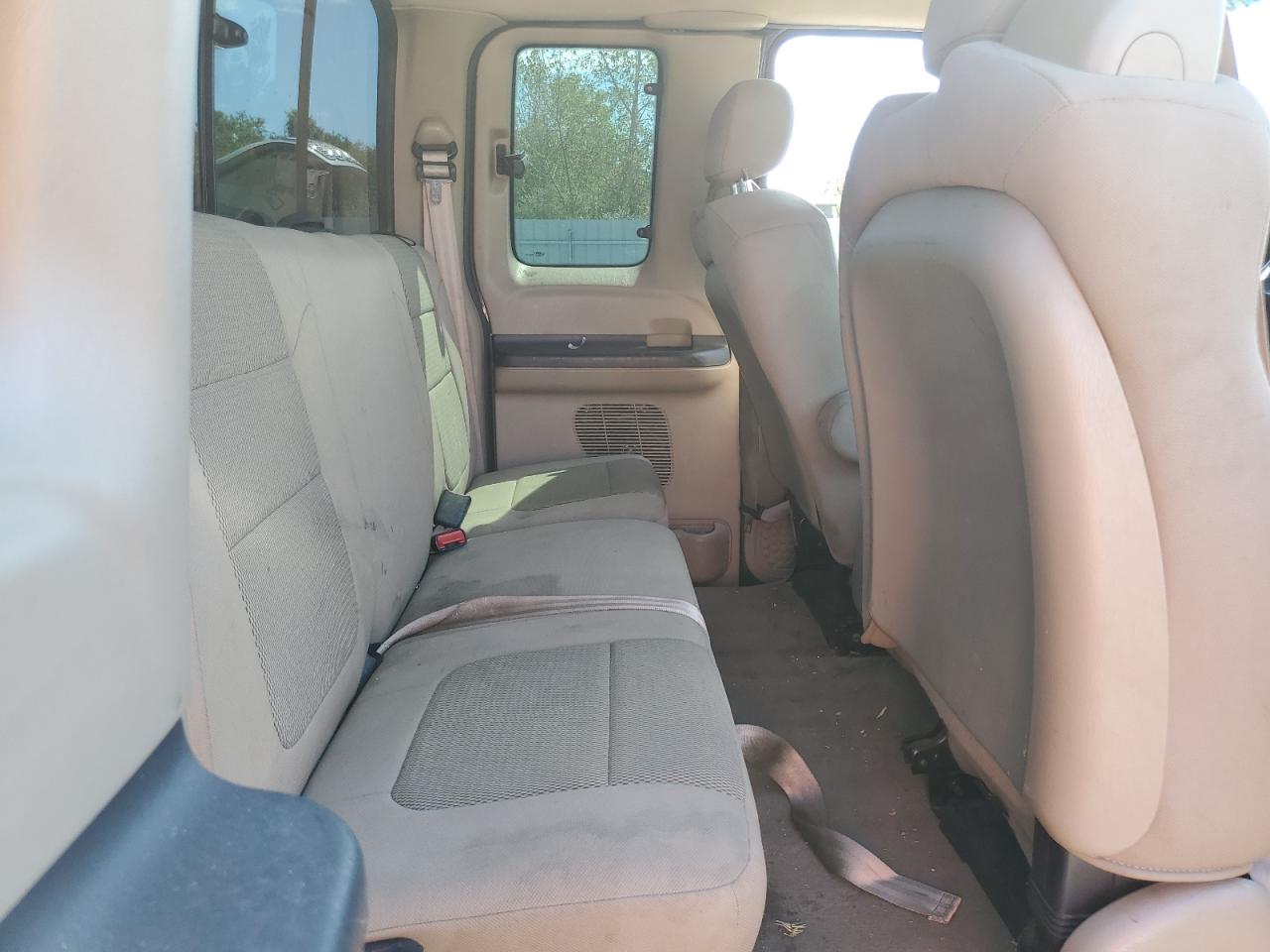 2005 Ford F250 Super Duty VIN: 1FTSX21555EB03113 Lot: 70294075