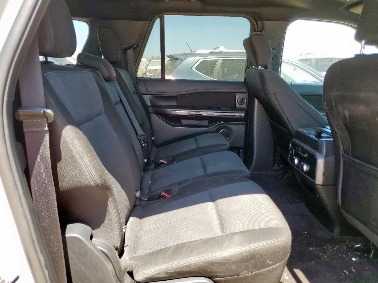 2018 Ford Expedition Max Xlt VIN: 1FMJK1JTXJEA38770 Lot: 70624225