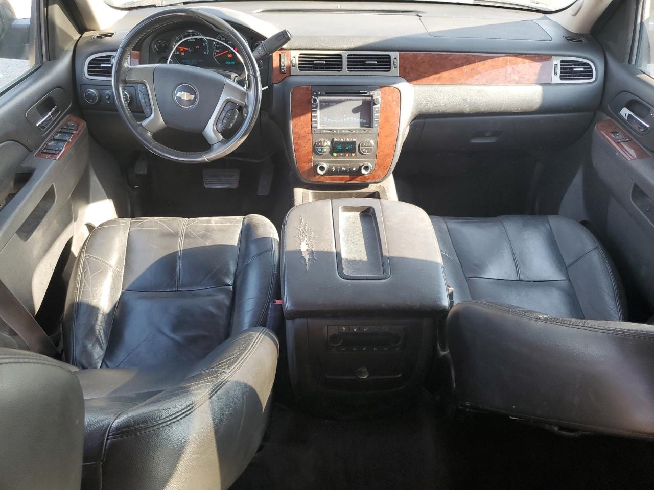 2011 Chevrolet Suburban K1500 Lt VIN: 1GNSKJE3XBR385634 Lot: 80205155