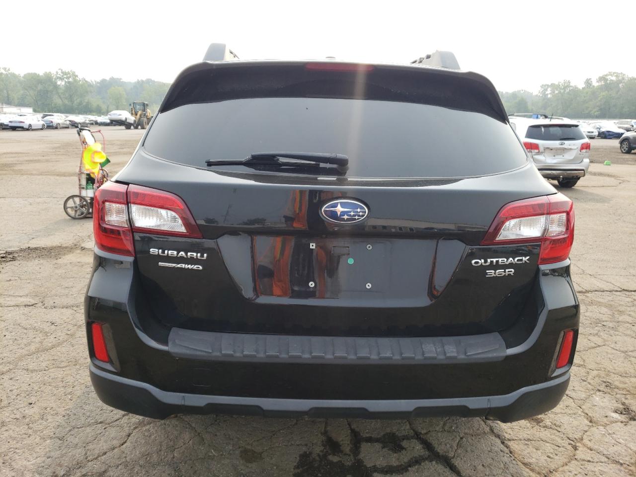 2015 Subaru Outback 3.6R Limited VIN: 4S4BSENC8F3326621 Lot: 67738215