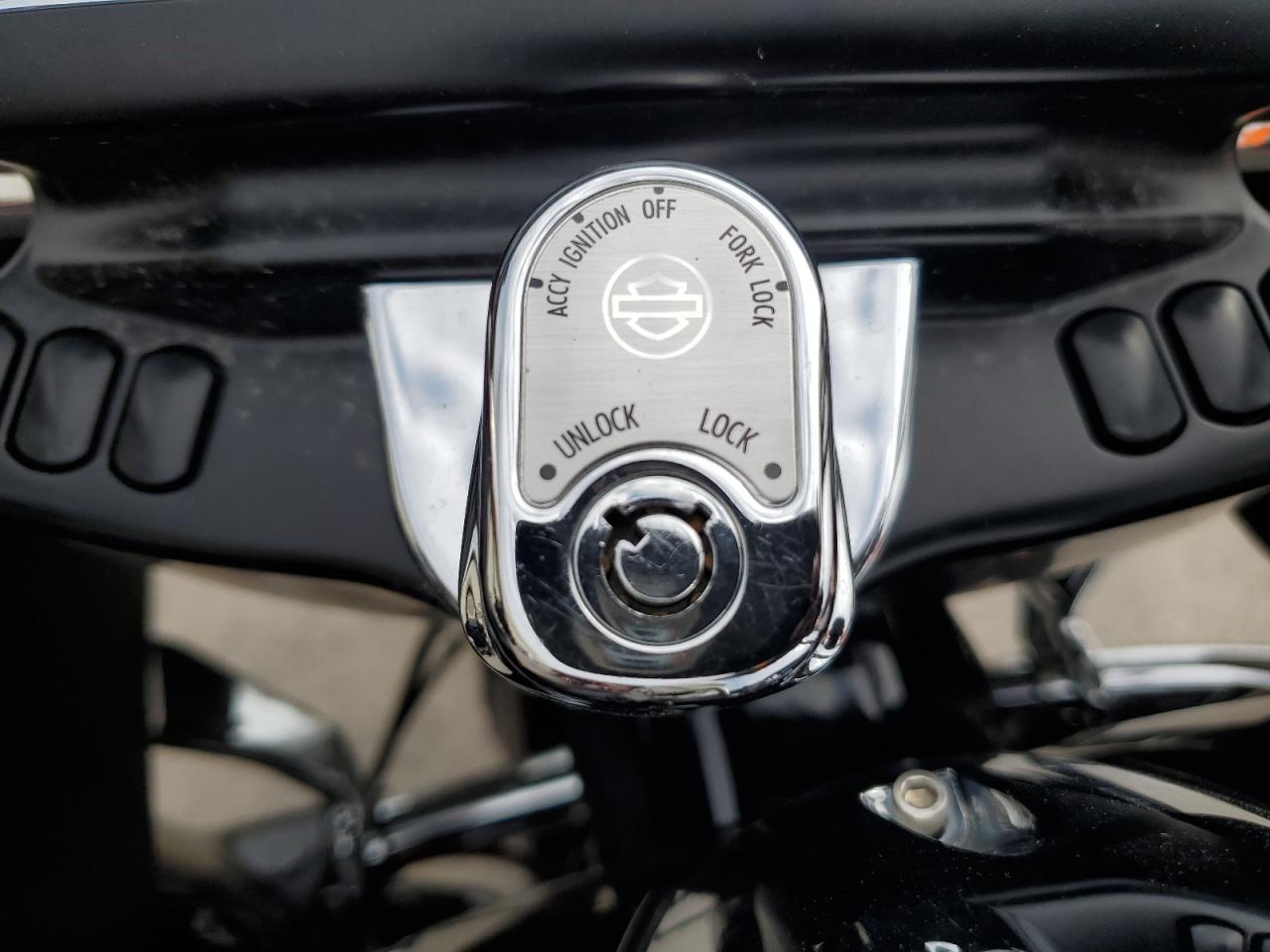 2017 Harley-Davidson Fltrx Road Glide VIN: 1HD1KHC19HB638070 Lot: 68089075